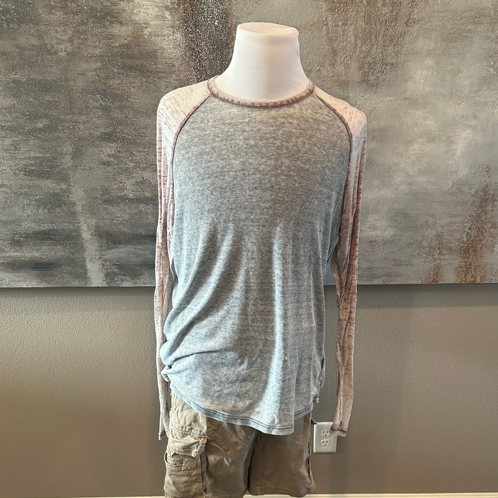 Men’s Buckle Black Baseball Tee